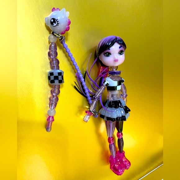 SPINMASTER TWISTY GIRLZ CHEXIE & UNICORN PETZ 5” - Picture 4 of 9